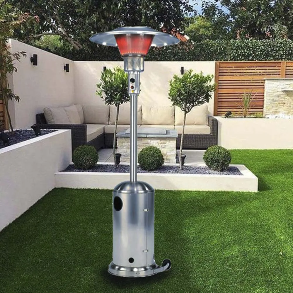 Bahçede Kış Konseptli Akşam Yemekleri İçin Sıcak Alan Tasarımı